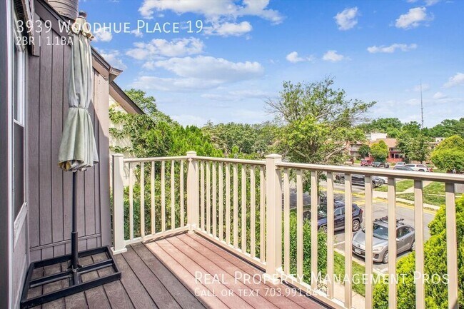 Building Photo - 3939 Woodhue Pl