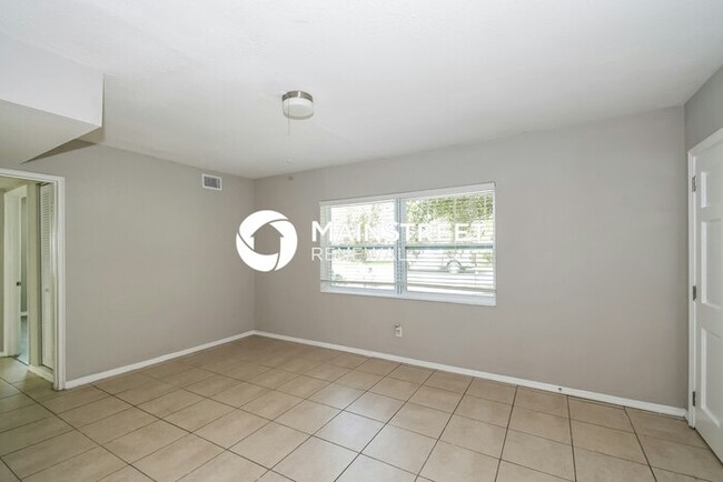 Building Photo - 3112 Hartridge St