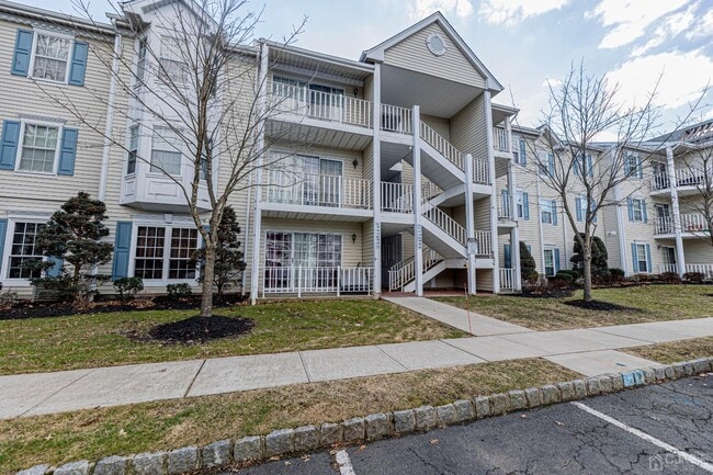 Building Photo - 142 Darwin Ln