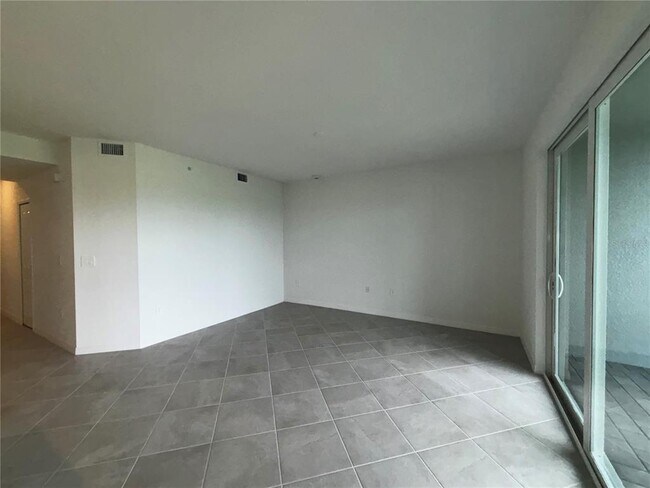 Building Photo - 12470 Wellen Golf St