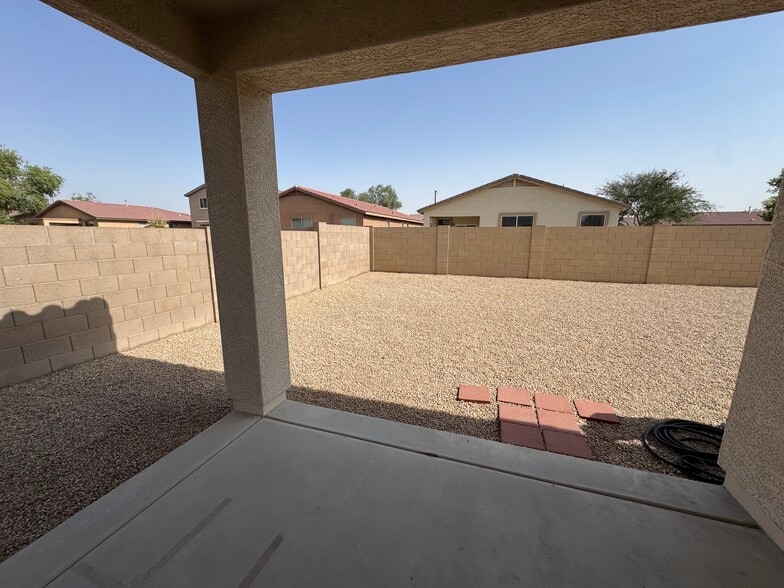 Building Photo - 17684 W Desert Bloom St