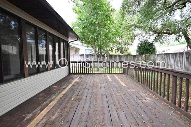 Building Photo - 3934 Balsam Dr