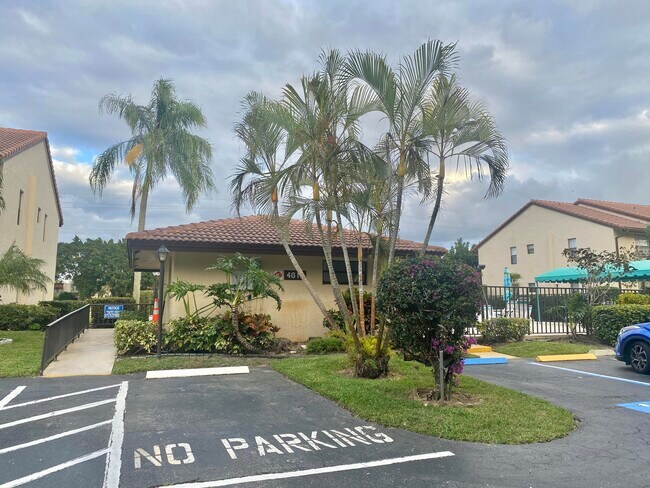 Building Photo - 7149 Golf Colony Ct