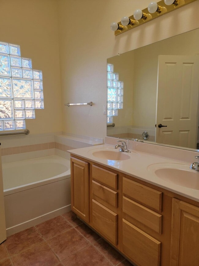 Building Photo - 6323 Goldfield Pl NE