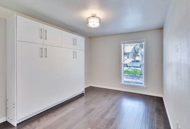 Building Photo - 2815 Inridge Dr