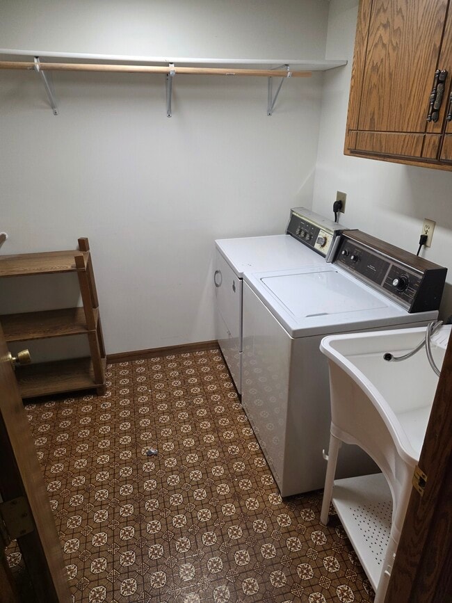 Building Photo - 4110 Juneau Ln N