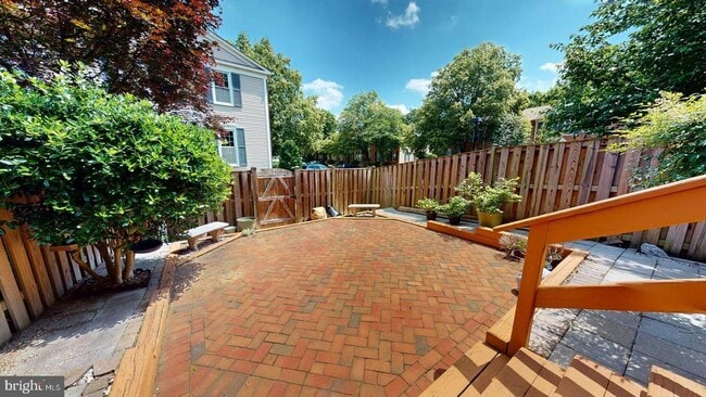 Building Photo - 6279 Walkers Croft Way