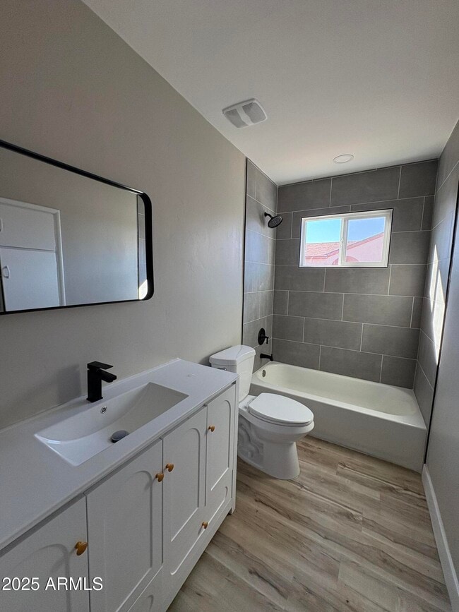 Building Photo - 2624 W San Miguel Ave