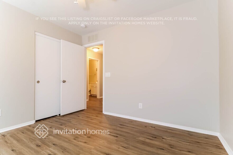 Building Photo - 9327 W Gold Dust Ave