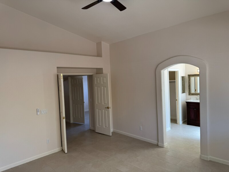 Building Photo - 8628 Esselmont Dr E