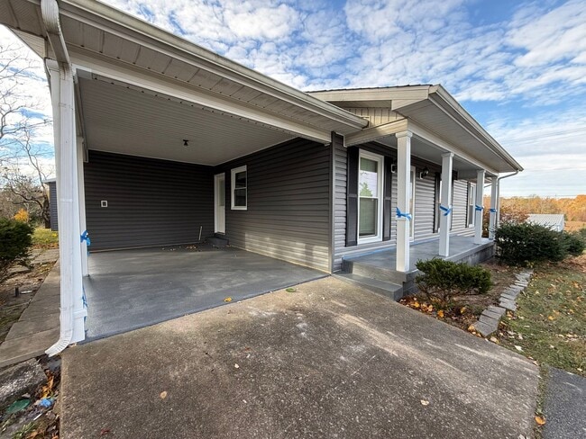 Building Photo - Home in Kuttawa