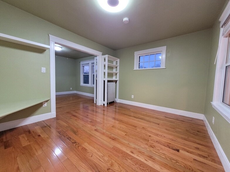 Building Photo - 31 Lyman Ave