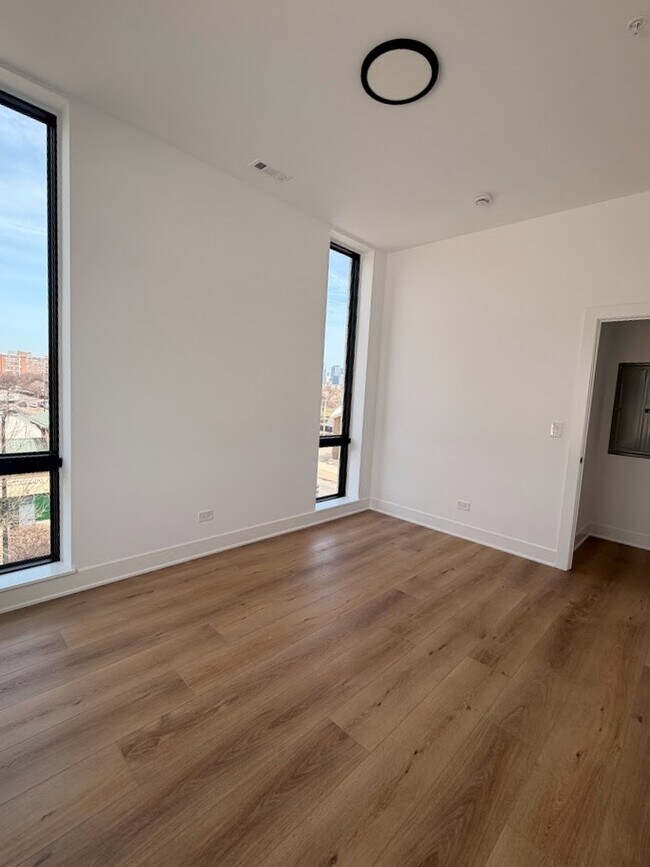 Building Photo - 1320 S Ashland Ave