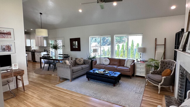 Building Photo - 1369 E 320 N