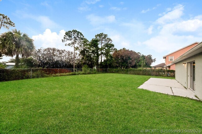 Building Photo - 1551 SE Coply St