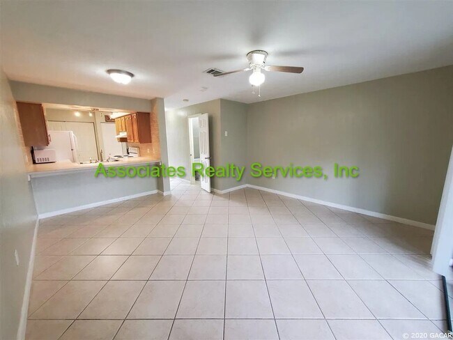 Building Photo - 2bed/1.5bath Condo in SW Gainesville minutes from UF, Shands & More!