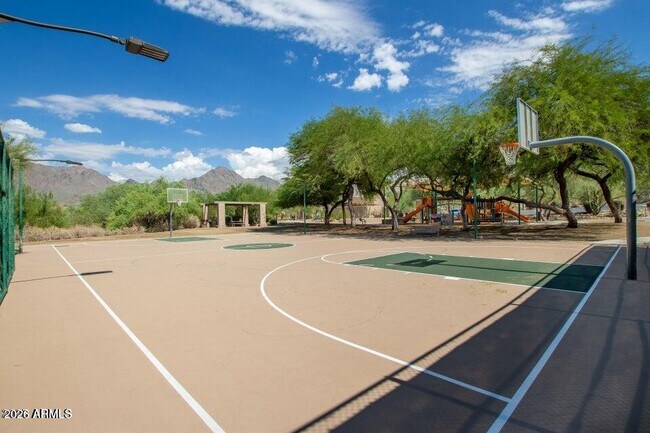 Building Photo - 11312 E Greenway Rd