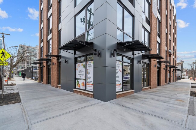 Building Photo - 337 Johnston Ave