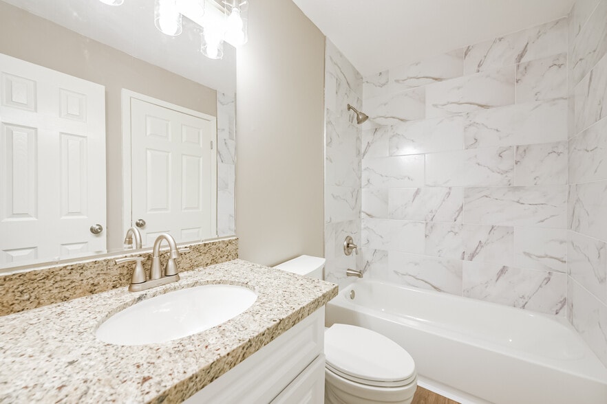 Building Photo - 2051 Oak Shores Dr