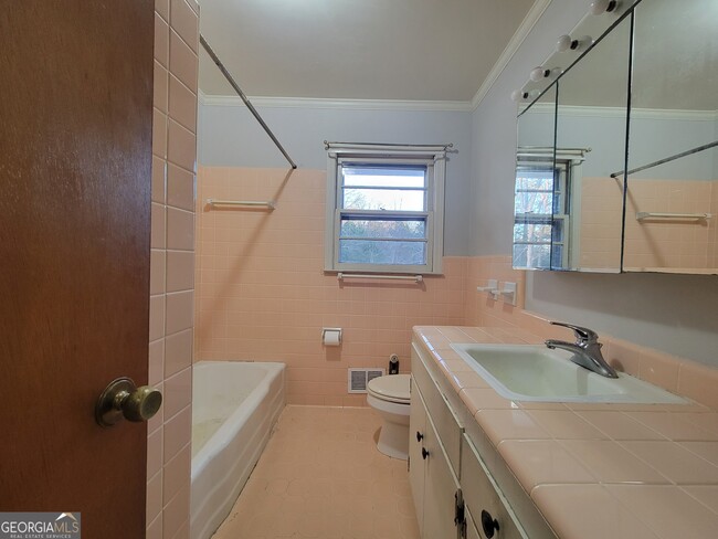 Building Photo - 493 Bee Maxey Rd