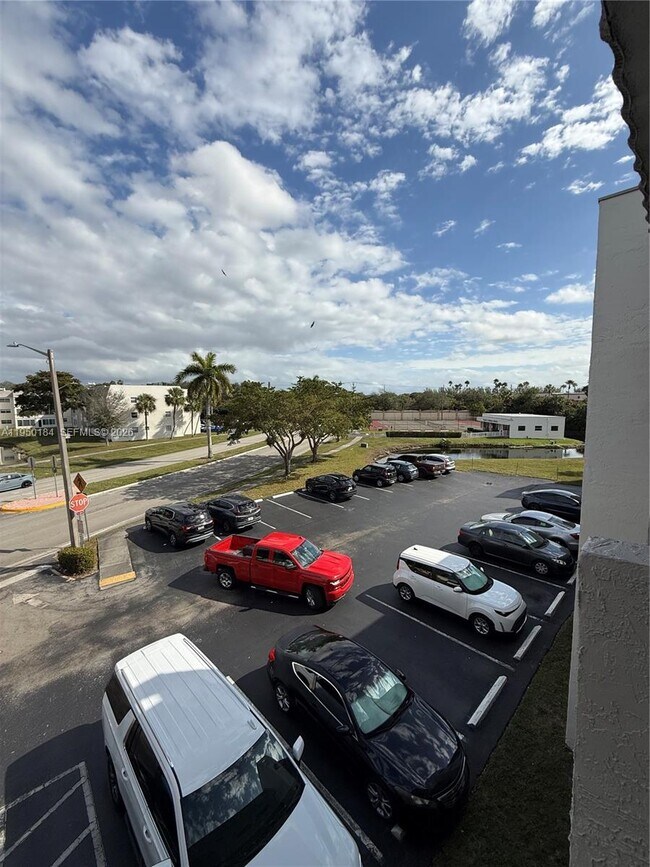 Building Photo - 8135 Sunrise Lakes Blvd