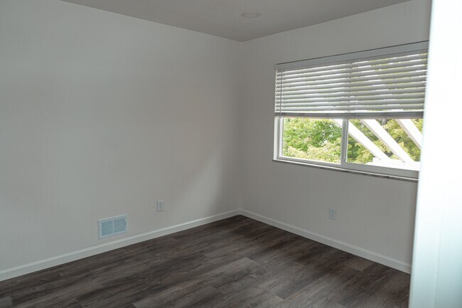 Building Photo - 7355 S Garfield Ct