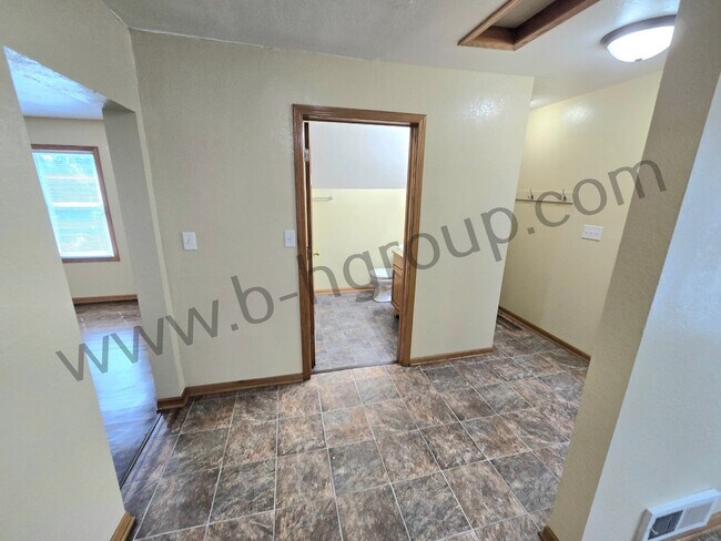 Building Photo - 4812 25th Ave