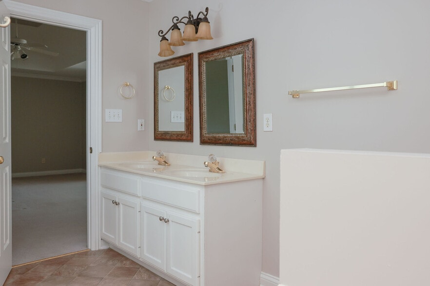 Building Photo - 3288 Snaffle Rd