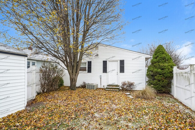 Building Photo - 37 W Ralston Ave