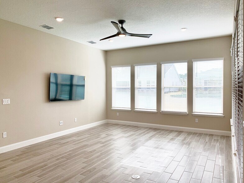 Building Photo - 68 Furrier Ct