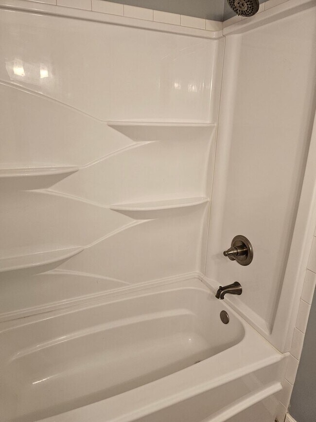 Building Photo - East Side 2 Bed 2 Bath Condo, Near Full Sail, UCF & Valencia.