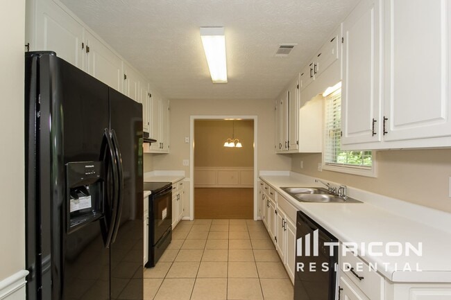 Building Photo - 265 Overlook Dr