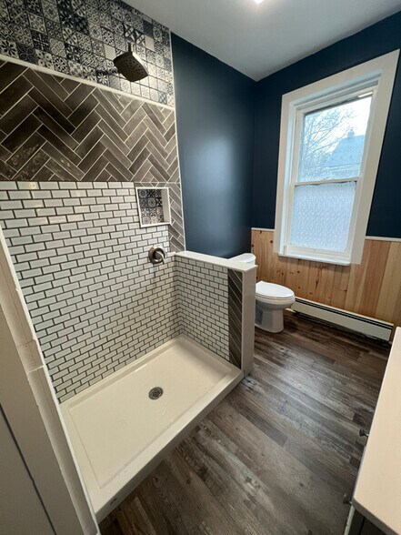 Building Photo - 100 S Broad St