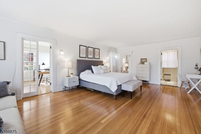 Building Photo - 258 Ridgewood Ave