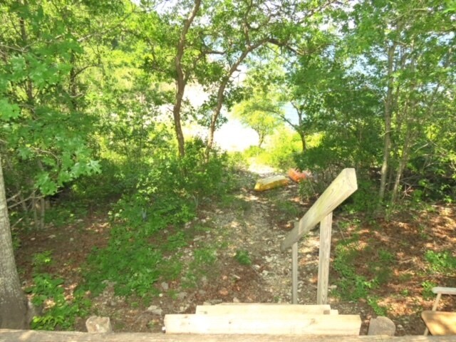 Building Photo - 4724 Lakeview Dr