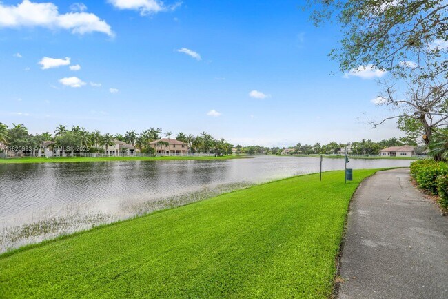 Building Photo - 1126 Golden Cane Dr