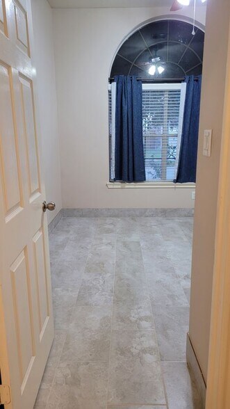 Building Photo - 12930 Echo Landing Dr