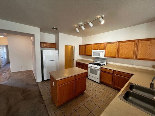 Building Photo - 12689 E Viento St