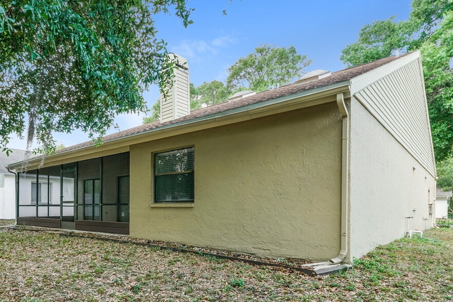 Building Photo - 8046 Hathaway Dr