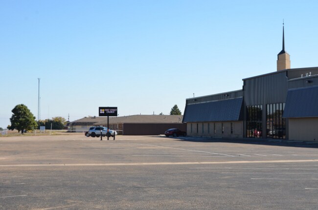 Building Photo - 1725 E 1st St