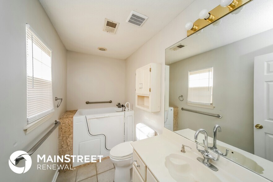 Building Photo - 1107 Charstone Dr