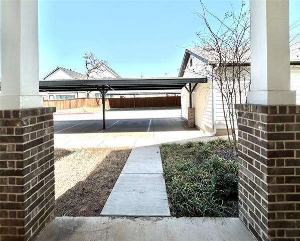 Building Photo - 1830 NE Green Oaks Blvd