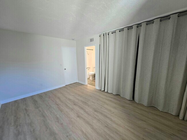 Building Photo - 2350 Caminito Agrado