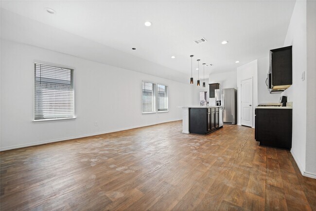 Building Photo - 14634 Cyn Pnes Ln
