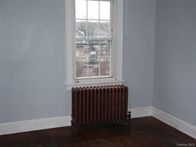 Building Photo - 19 Main St