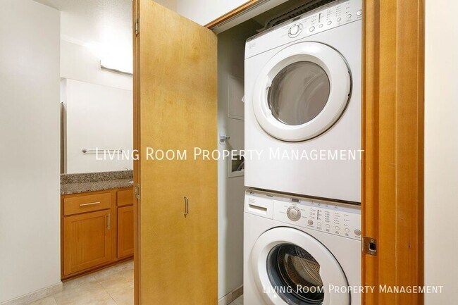 Building Photo - 2335 NW Raleigh St