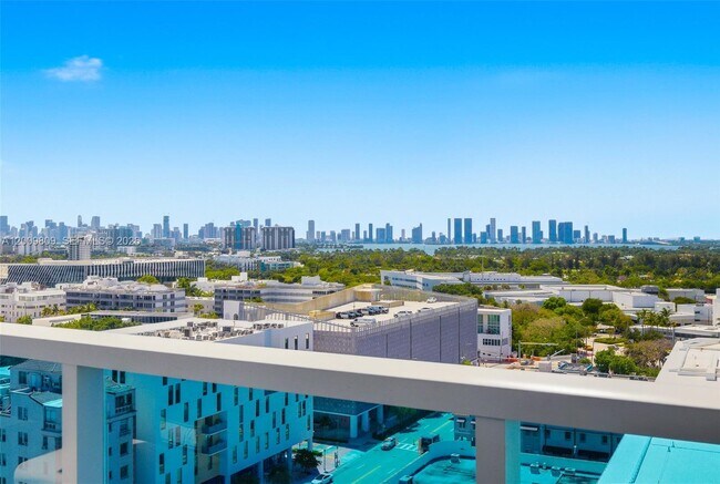 Building Photo - 2301 Collins Ave