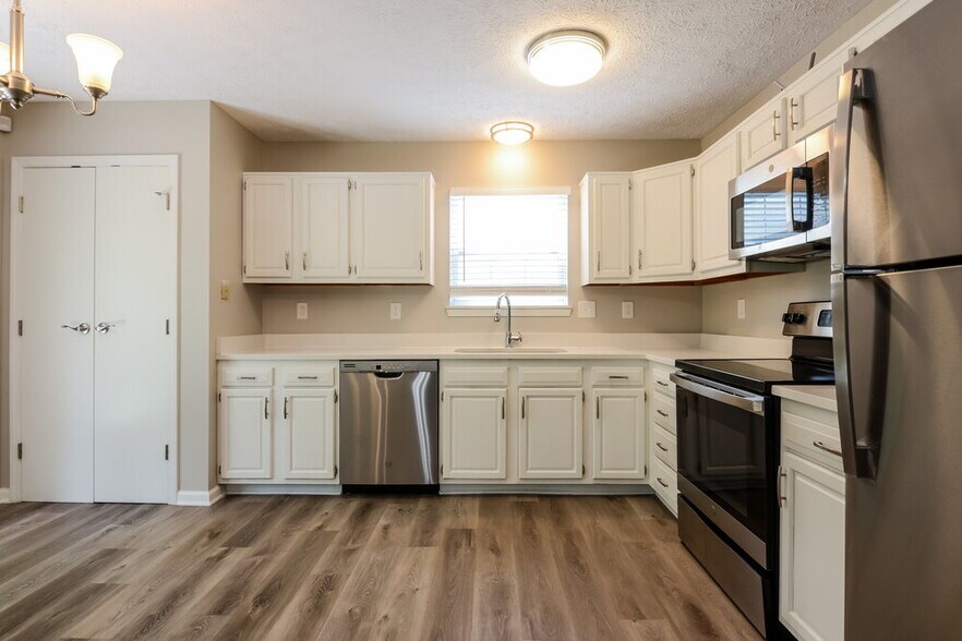 Building Photo - 817 Washington Cove Way