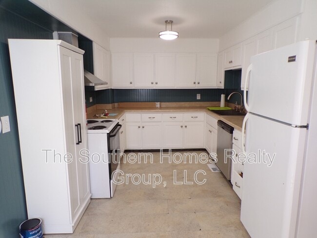 Building Photo - 103 McMinn Ave