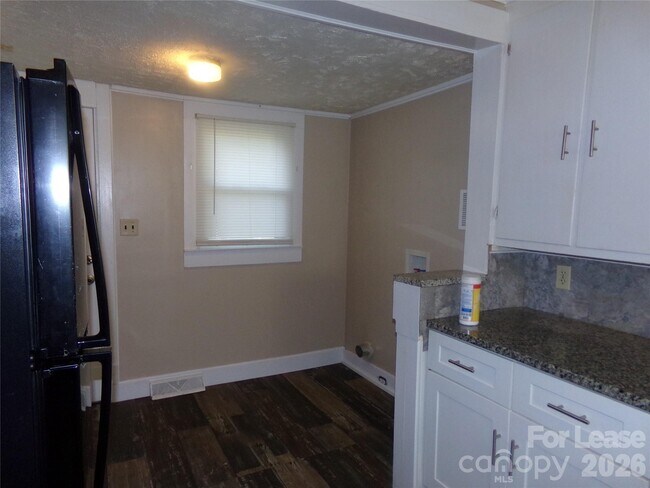 Building Photo - 729 Spruce St